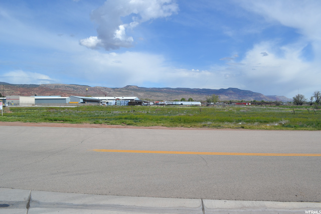 39 E 1300 S #2, Richfield, UT 84701 — photo 5