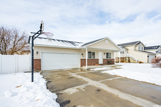 207 S Sunstone Cir W, Logan, UT 84321 — photo 3