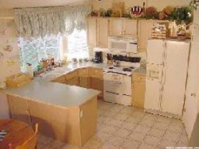 7929 Broken Ridge Dr, Sandy, UT 84094 — photo 2