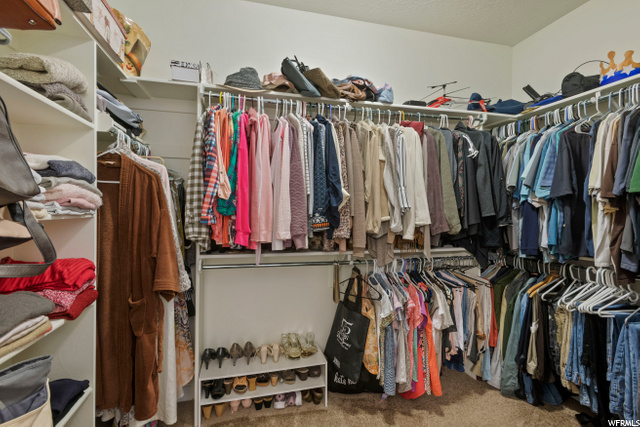 Walk IN Closet