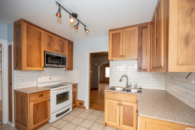 153 W 100 N, Bountiful, UT 84010 — photo 9