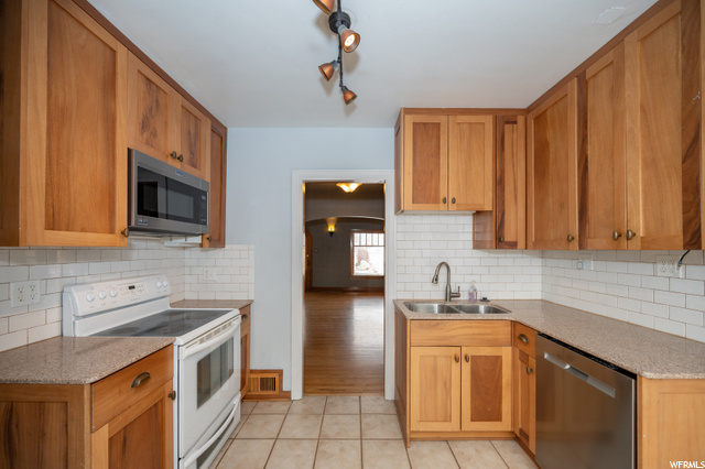 153 W 100 N, Bountiful, UT 84010 — photo 11