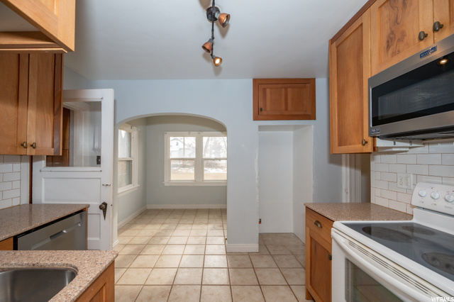 153 W 100 N, Bountiful, UT 84010 — photo 12