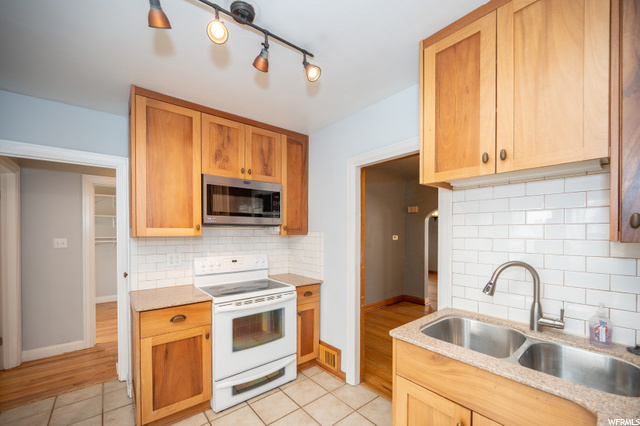 153 W 100 N, Bountiful, UT 84010 — photo 10