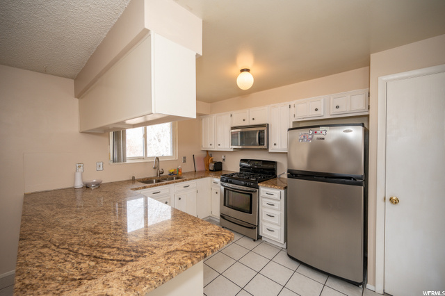 7966 S 1000 E, Sandy, UT 84094 — photo 9