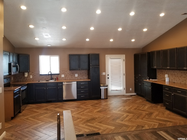 3945 S 2625 W, Roy, UT 84067 — photo 6