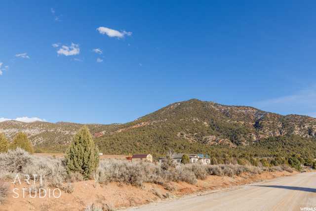 3086 E 2850 S, New Harmony, UT 84757 — photo 2