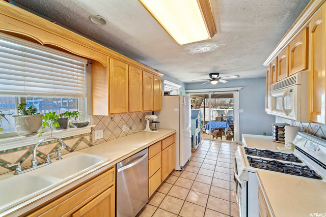 22 E 1500 S, Bountiful, UT 84010 — photo 10