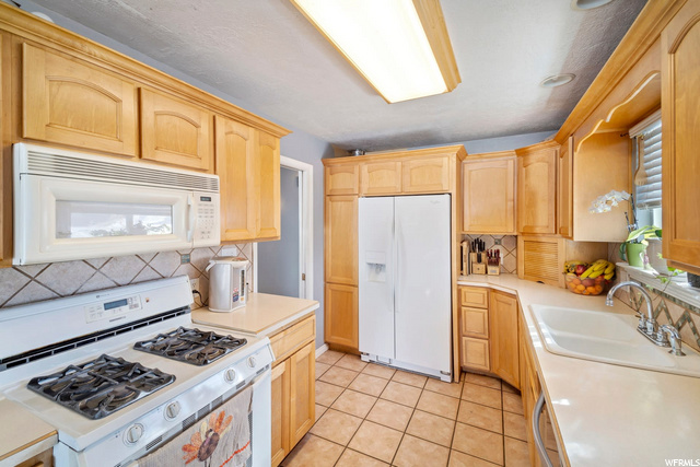 22 E 1500 S, Bountiful, UT 84010 — photo 11