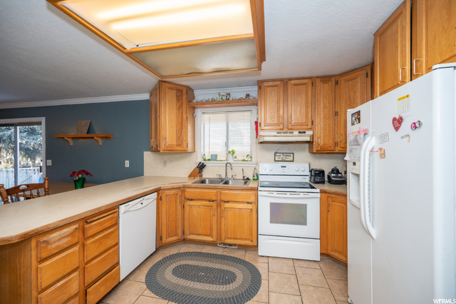 2447 E Robidoux Rd, Sandy, UT 84093 — photo 8