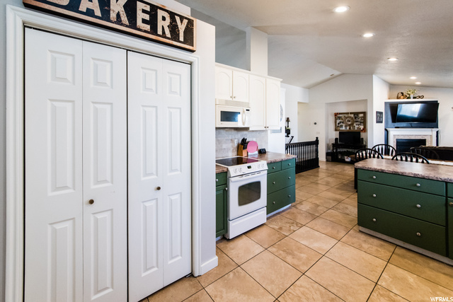 489 E 200 S, Hyrum, UT 84319 — photo 12