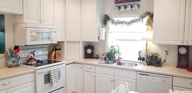 9 W Center St, Hyde Park, UT 84318 — photo 5