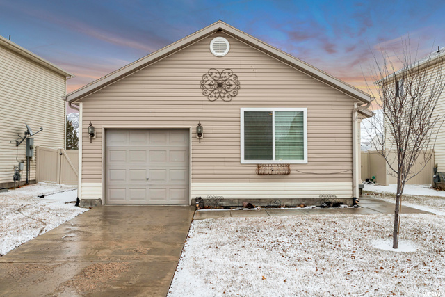 4532 N Maple Dr, Eagle Mountain, UT 84005 — photo 2