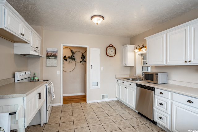 632 N 1500 W, Clinton, UT 84015 — photo 8