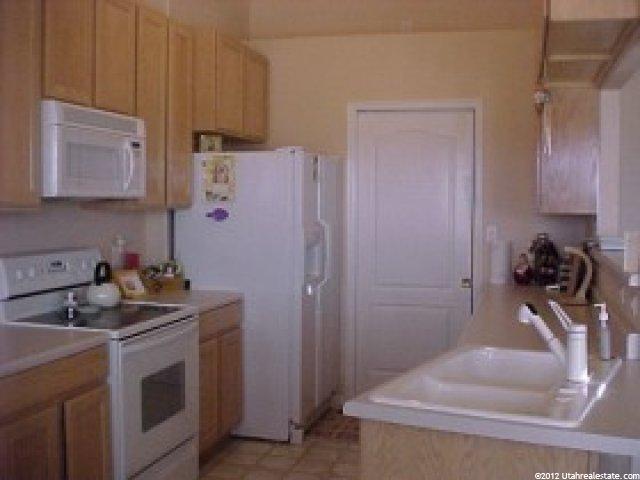 2402 E 2070 S, St. George, UT 84790 — photo 3