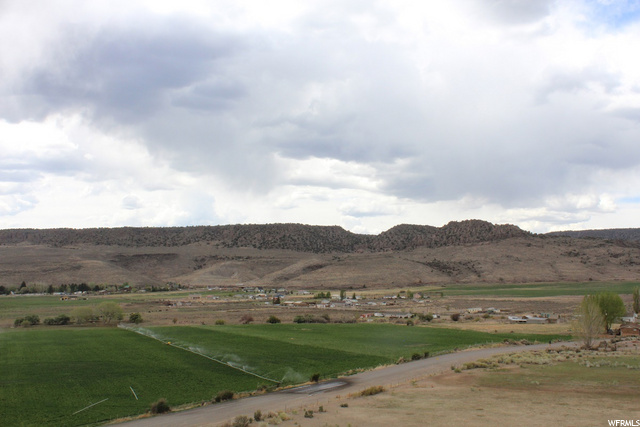200 S Horrocks Ln E, Fremont, UT 84747 — photo 7