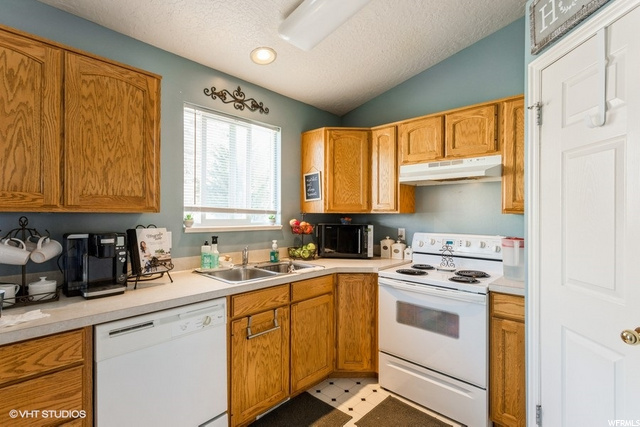 1222 N Willard Peak Dr E, Ogden, UT 84404 — photo 9