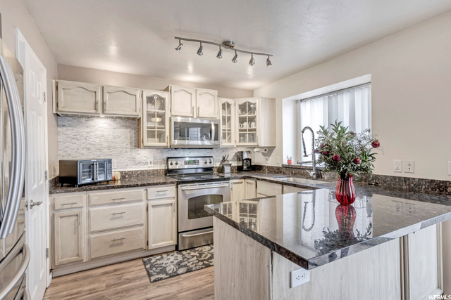 7865 S 965 E, Sandy, UT 84094 — photo 8