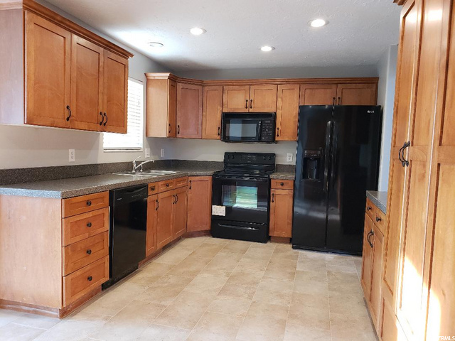313 N 1500 E, Layton, UT 84041 — photo 4
