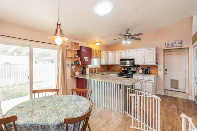 4316 S 2875 W, Roy, UT 84067 — photo 10
