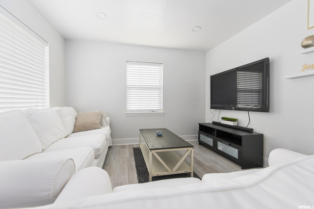 166 Ross Dr, Clearfield, UT 84015 — photo 2