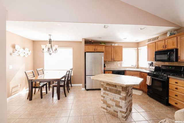 2007 N 2645 W, Clinton, UT 84015 — photo 9