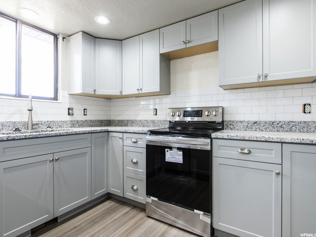 2591 N 1600 E, Layton, UT 84040 — photo 2