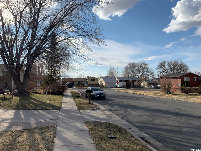 641 W 1635 N, Clinton, UT 84015 — photo 4