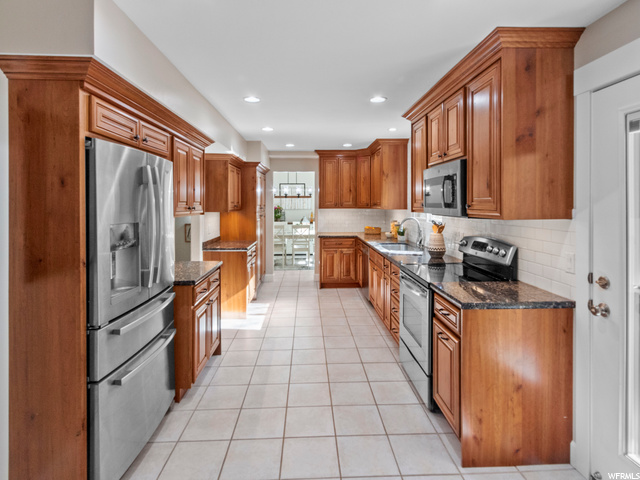 8160 S 1715 E, Sandy, UT 84093 — photo 6
