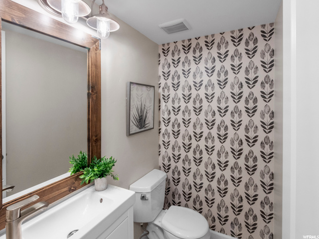 8160 S 1715 E, Sandy, UT 84093 — photo 11