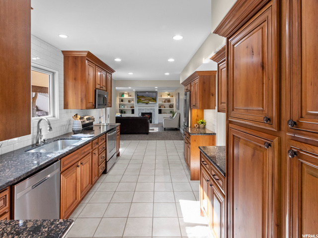 8160 S 1715 E, Sandy, UT 84093 — photo 5