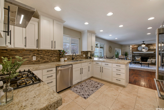 2836 E Robidoux Rd, Sandy, UT 84093 — photo 10