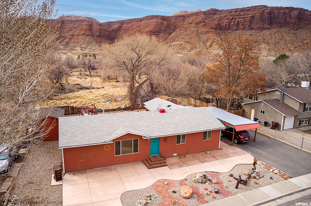 565 W Bartlett St, Moab, UT 84532 — photo 2