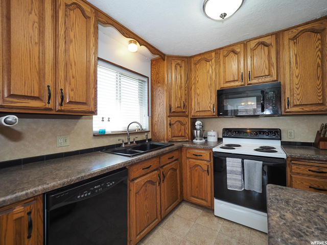 79 W 800 N, Bountiful, UT 84010 — photo 12