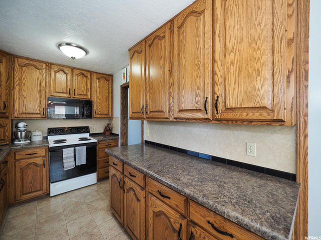79 W 800 N, Bountiful, UT 84010 — photo 11