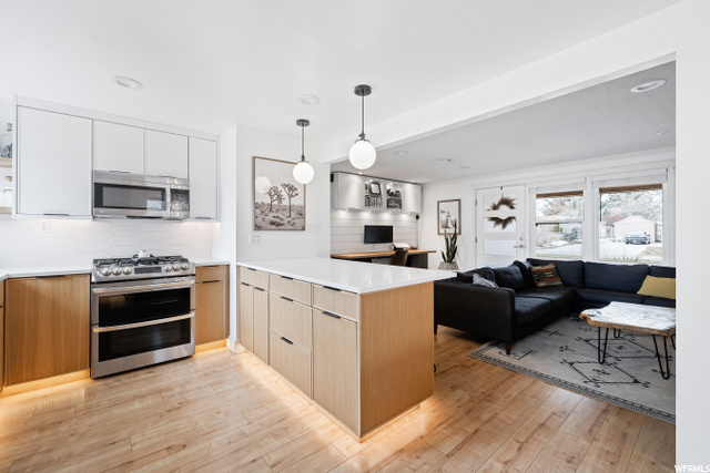 Beautiful Under Cabinet Lighting