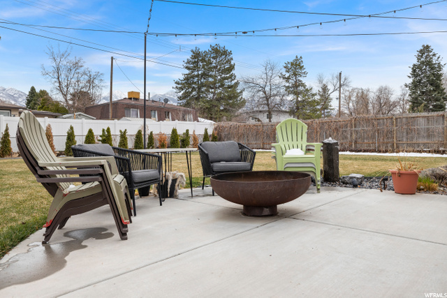 Uncovered Patio with Views!