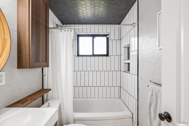 Bathroom Tub/Shower Combo