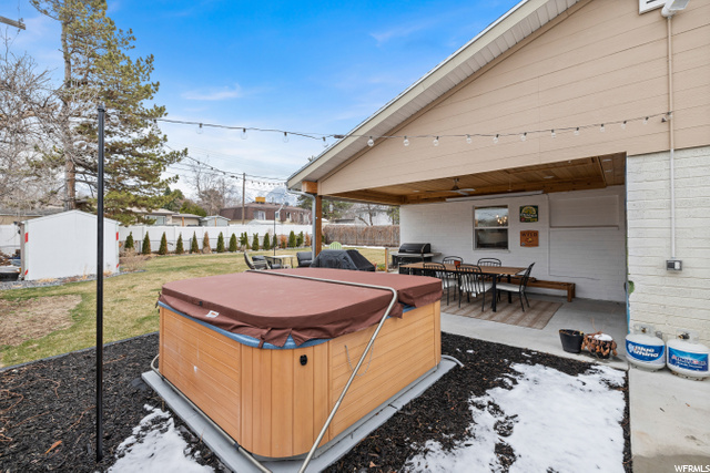 Hot Tub with a View!