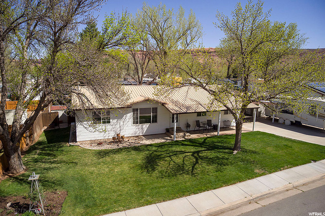 550 Bartlett Ave, Moab, UT 84532 — photo 2