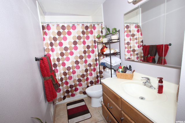 west upstairs bath
