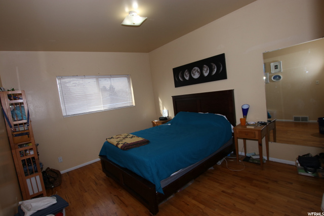 east bedroom