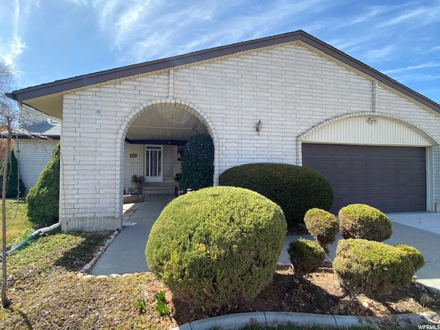 432 E Laurel Dr, Sandy, UT 84070 — photo 2