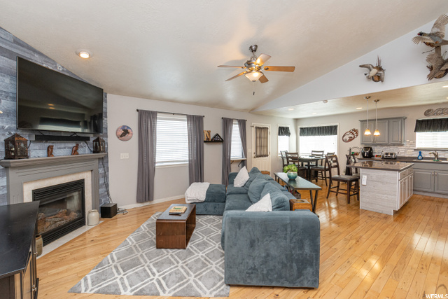 1587 E 925 S, Clearfield, UT 84015 — photo 2