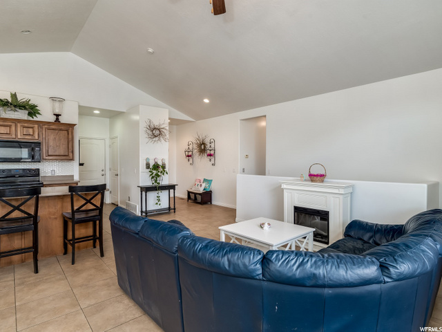 1362 W 2340 N, Clinton, UT 84015 — photo 2