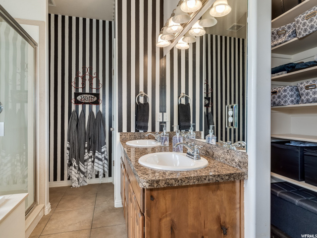 1362 W 2340 N, Clinton, UT 84015 — photo 9