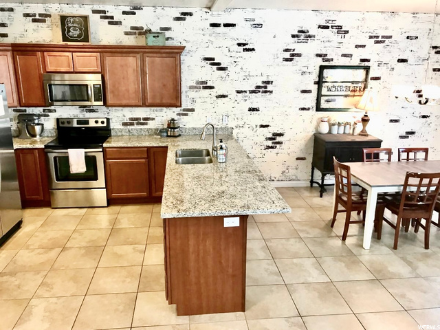 521 S 350 E, Vernal, UT 84078 — photo 2