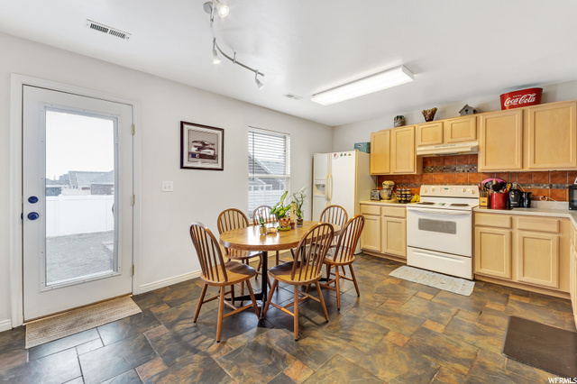 1983 N 2225 W, Clinton, UT 84015 — photo 4