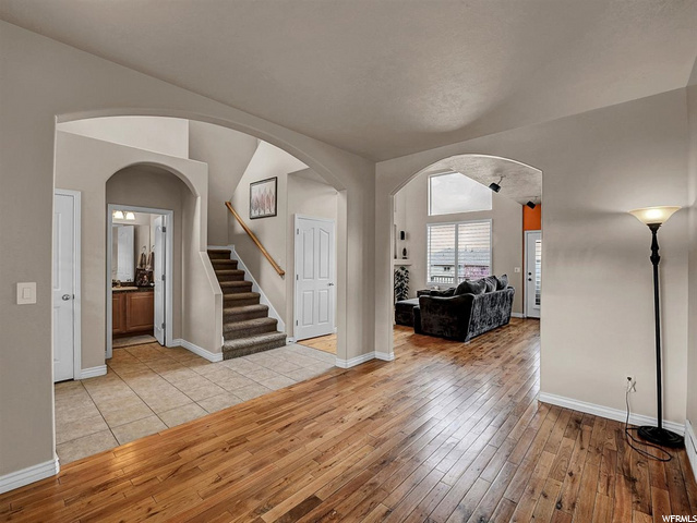 237 E Red Leaf Dr, Draper, UT 84020 — photo 3