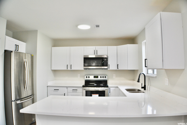 683 E Vine St, Murray, UT 84107 — photo 4